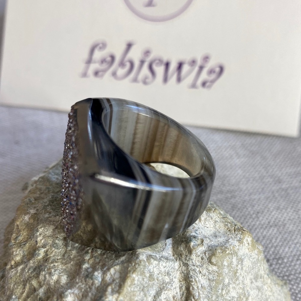 Ring - Picture 3 of 4